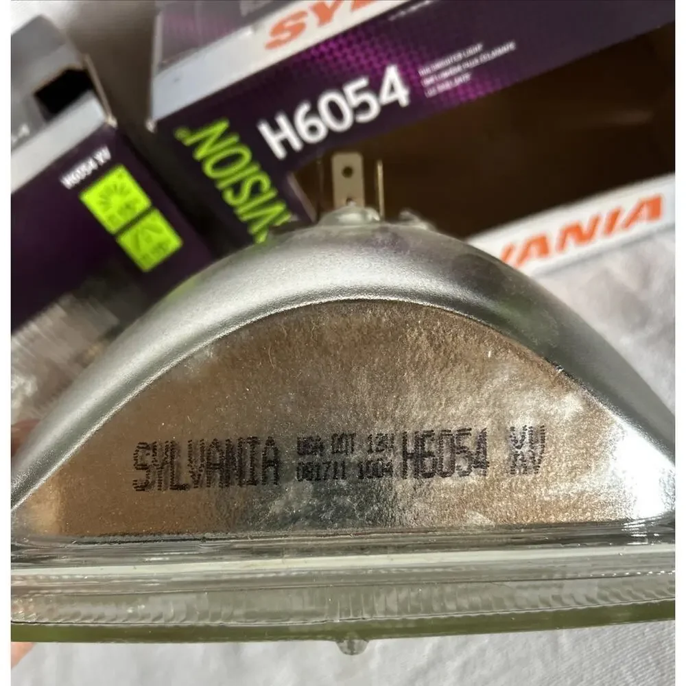 2 - SYLVANIA H6054 Xtravision Headlights